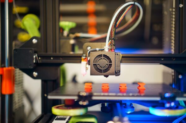 3D printer close up for nozzle size comparison